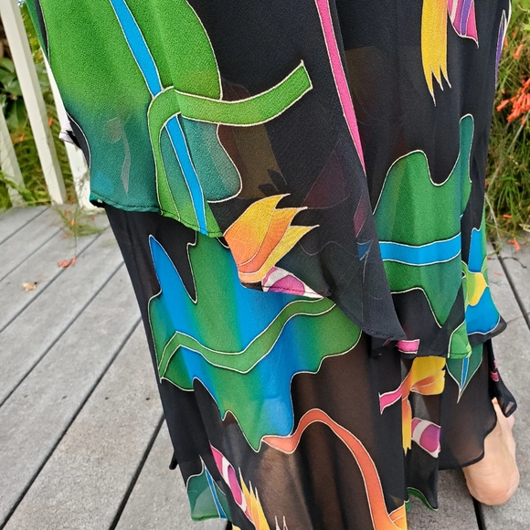 Beautiful Tropical Dress by SIMPLY SILK - Picture 7 of 8